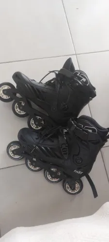 Patins de quatro rodas profesional