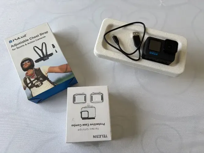 GoPró Hero 11 nunca usada, com case e suporte de transporte 