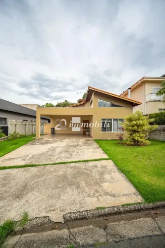 Vende - se Casa No Condomínio Santa Adélia - Vargem Grande Paulista = Características Área