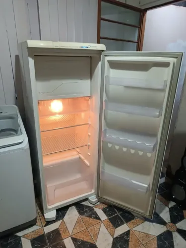 Geladeira eletrolux Fros free