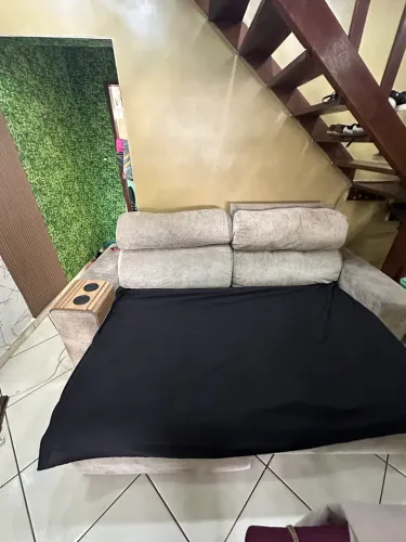 Sofá retrátil muito aconchegante e grande