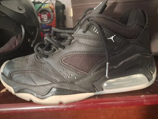 Vende-se Tines Nike Jordan Semi Novo