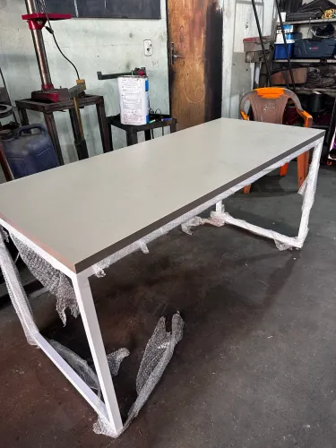 Mesa de ferro