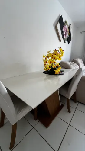 Mesa de 6 cadeiras