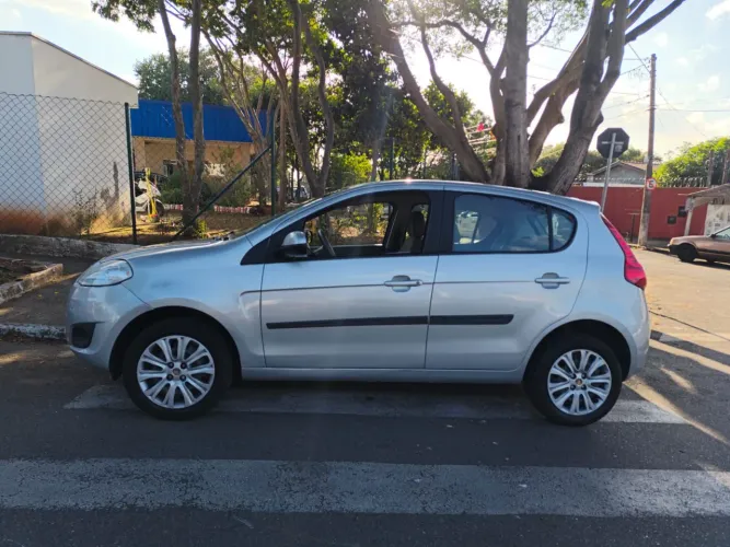 Fiat Palio Essence 1.6 Flex 16V 5P 2013