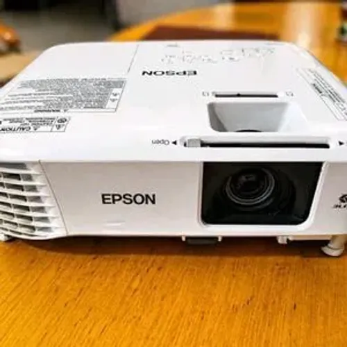 Projetor Epson E20