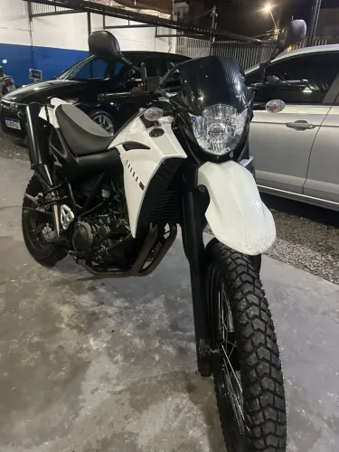 Moto sem detalhes, só pegar e rodar