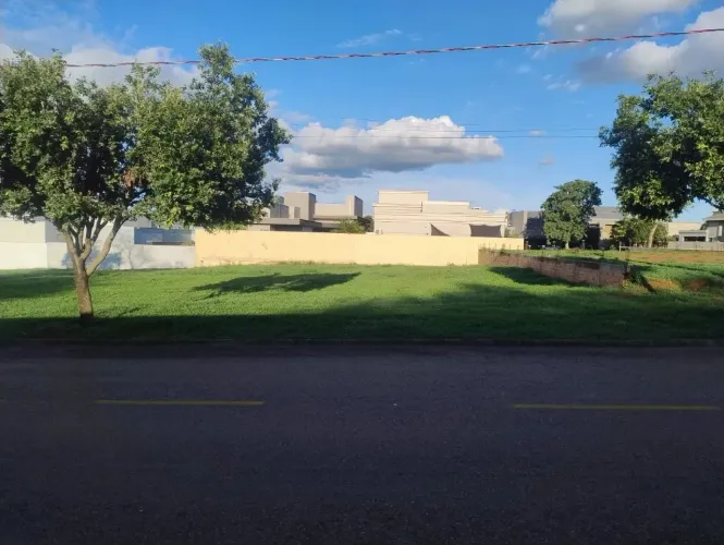 Lote em Condomínio Residencial Bosque II, Rondonópolis Financia e Aceita Permuta