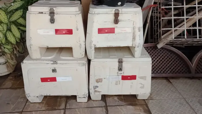 Vendo baú de fibras. 60 litros 300,00 cada e 90litros 400,00 cada.