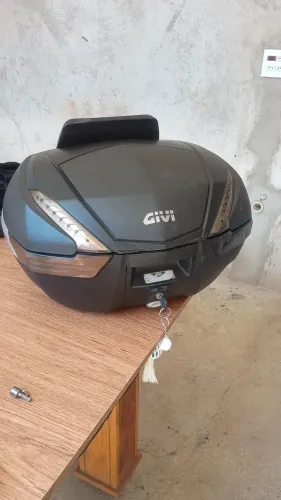Baú Givi V-47 Carbon monokey