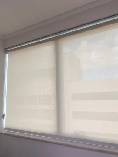 VENDO CORTINAS ROLÔ TELA SOLAR BRANCAS - SOB MEDIDA