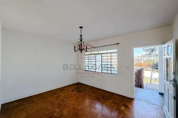 Casa à venda com 140m², 2 quartos e 1 vaga