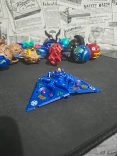 Aquos triploid - Bakugan era clássica - em perfeito estado