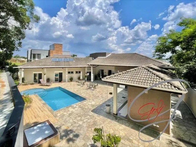 Casa a venda no Condomínio Beverly Hills