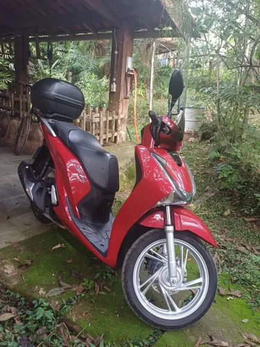 Honda Sh 150 baixa km em ótimo estado à toda prova R$ 14.000