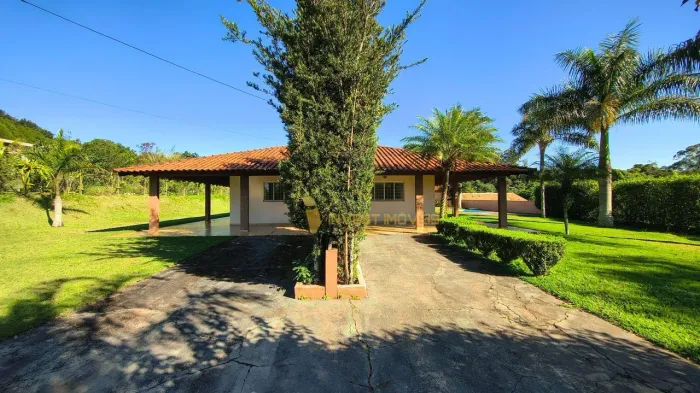 Chácara com 6 quartos e 2.000m² para alugar