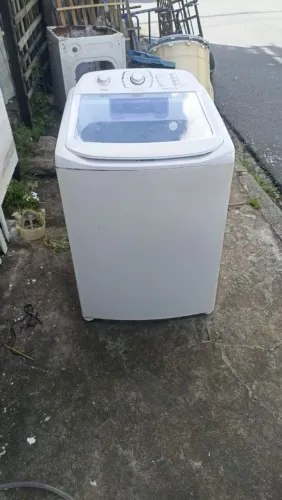 Máquina de lavar roupa funcionando perfeitamente