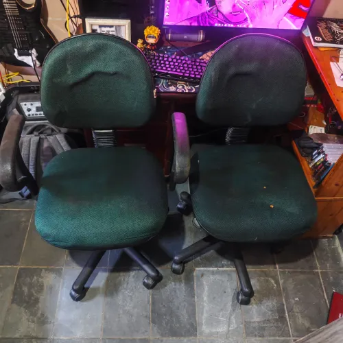 Kit com 2 Cadeiras de Escritório Giratórias Togue - Verde