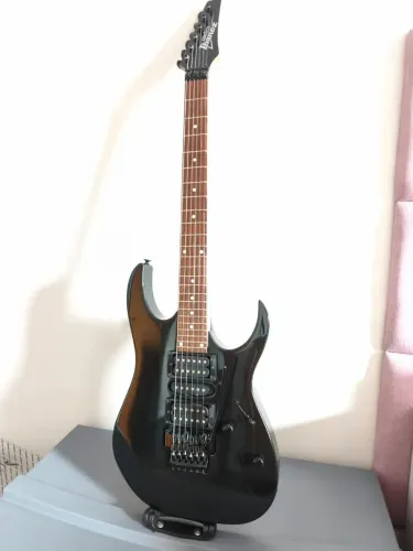 Guitarra Elétrica Ibanez GIO GRG Preta Floyd Rose - Perfeito Estado Encordoamento Novo