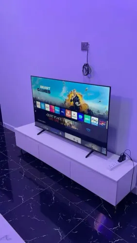 Tv 4k full hd com 2 mês de uso 