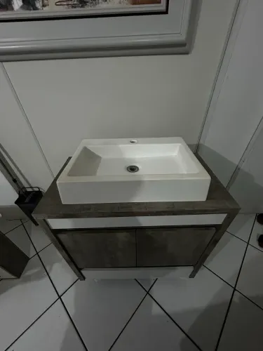 Móvel para banheiro USADO