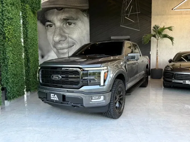 Ford F-150 Lariat Black 4X4 5.0 V8 2024