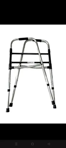Vende-se CADEIRA DE RODAS Até 150 kgs, ANDADOR, CADEIRA DE BANHO 
