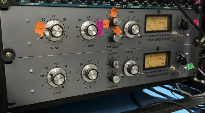 Compressor 1176 de Áudio para Estúdio de Gravação - Trancend Audio