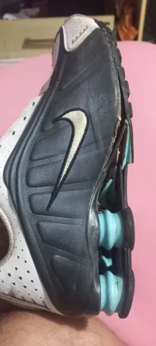 Vendo nike R7 4 mola original pra restaurar essa reliquia