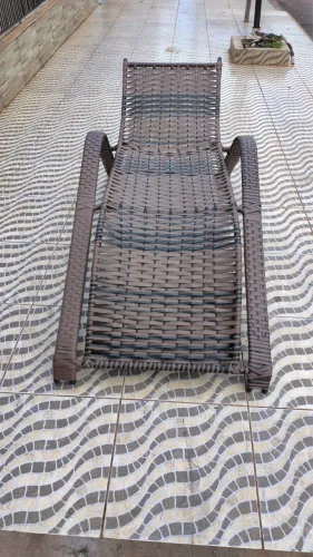 Espreguiçadeira para piscina
