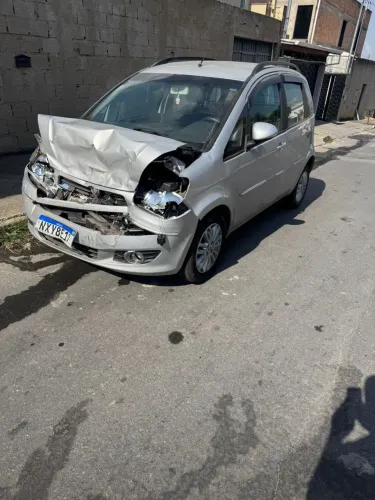 Fiat Idea Attractive 1.4 Fire Flex 8V 5P 2012