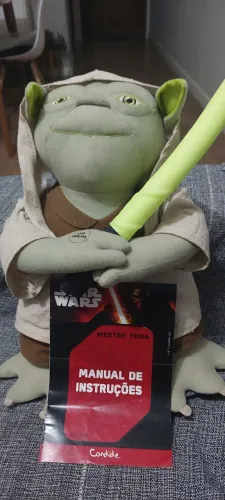 Boneco Mestre Yoda que fala