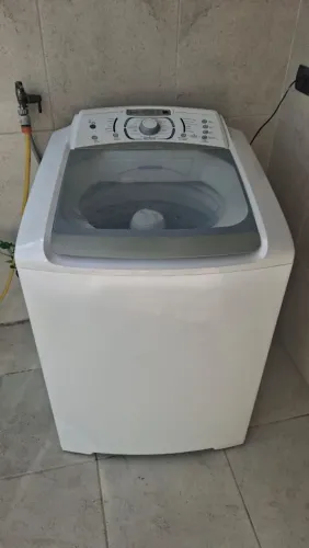 Máquina de lavar roupas Electrolux 15 kilos