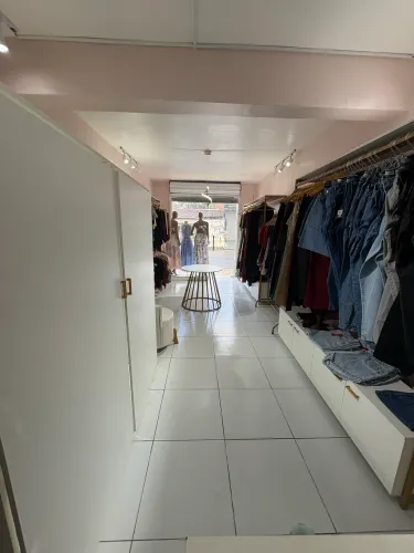Móveis para loja de roupa