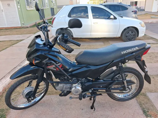 Moto Honda Pop 110e ano modelo 24/25 com 22.000 km.