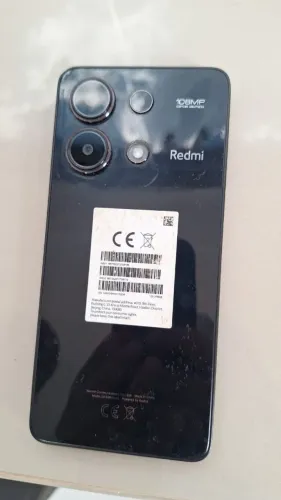 Vende se um celular redmi note 13.sou o primeiro dono,não tem nenhum defeito e trincado.