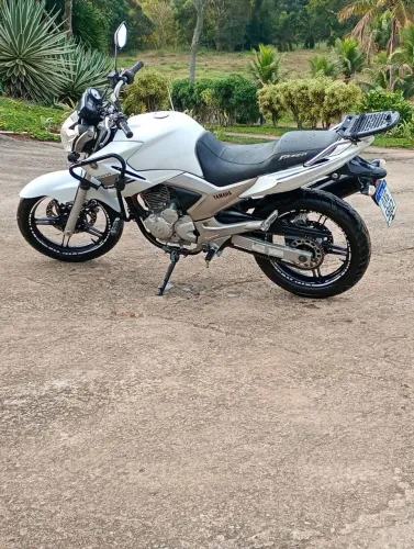 Fazer 250 ano 2014 , venda ou troca por moto de menor valor , chama que dá negócio