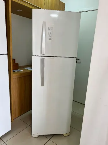 Geladeira Electrolux 370L Frost Free