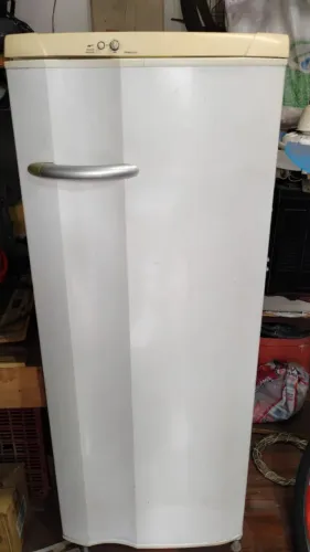 Geladeira Electrolux 280 litros - Perfeito estado
