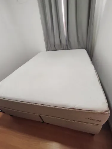 Cama Queen Semi nova 6 meses de uso
