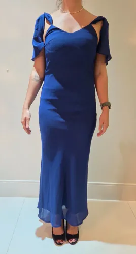 Vestido Longo Azul Royal Fluido com Mangas Caídas