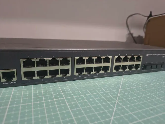 Switch TP link TL SG3428 24 portas funcionando perfeitamente