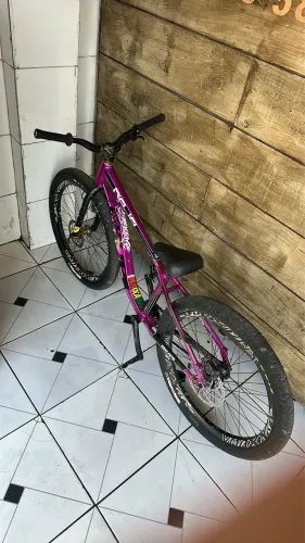 Vende se bicicleta hupi naja roxa 2019 vendo por peça ou montada