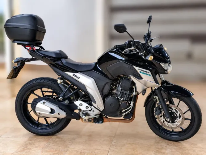 Yamaha FZ25 250 Fazer.