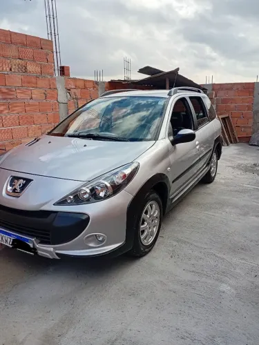 Peugeot 207 SW Escapade 1.6 16V Flex 5P 2010