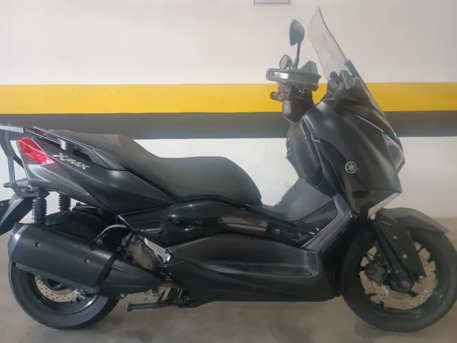 Xmax 250 2022 apenas 5.400 km impecável excelente preço 22 X cartão troca carro ou moto