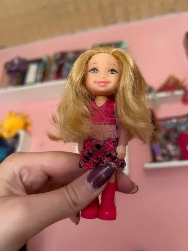 Kelly irmã da Barbie loira
