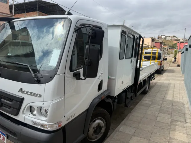 LOCAÇÃO CAMINHÃO ACCELO 817 CABINE SUPLEMENTAR/AUXILIAR