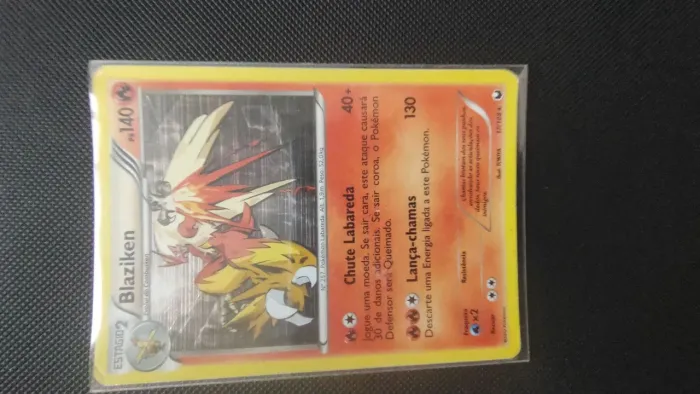 Blaziken FOIL 17/108 carta pokemon