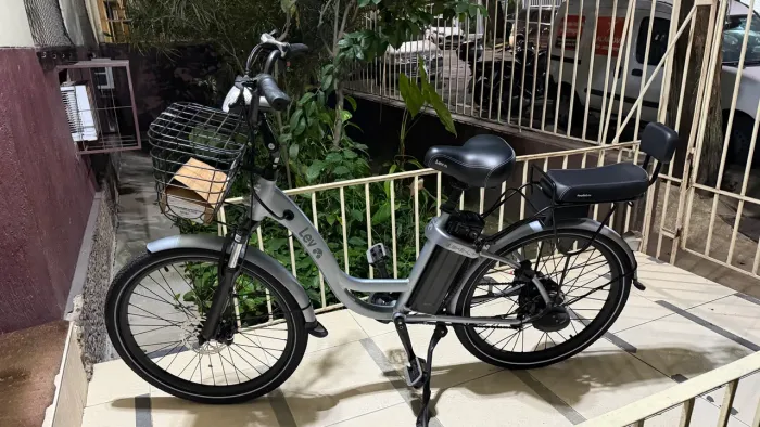 Bike elétrica Lev L+ prata NOVA/nunca usada!